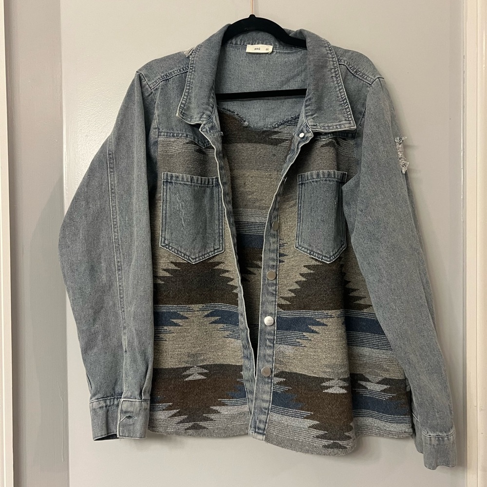 KKG Womens Aztec Print Shacket Denim Button Down